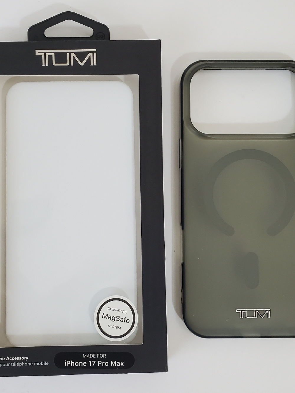 2026 Tumi iPhone 17 Pro Max MagSafe Case - Olive Green